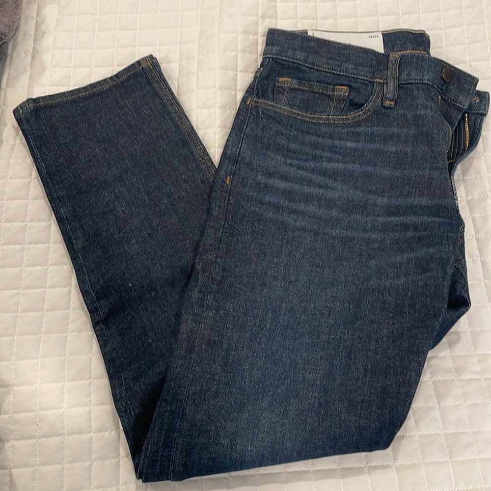 Brand-new Banana jeans. Straight fit. 30 x 32